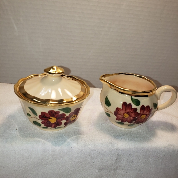 Beautiful Vintage Wade Hand Painted Creamer and Sugar Bowl with Floral Pattern - Picture 1 of 10